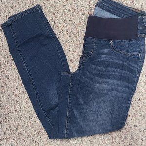 Levi maternity jeans medium